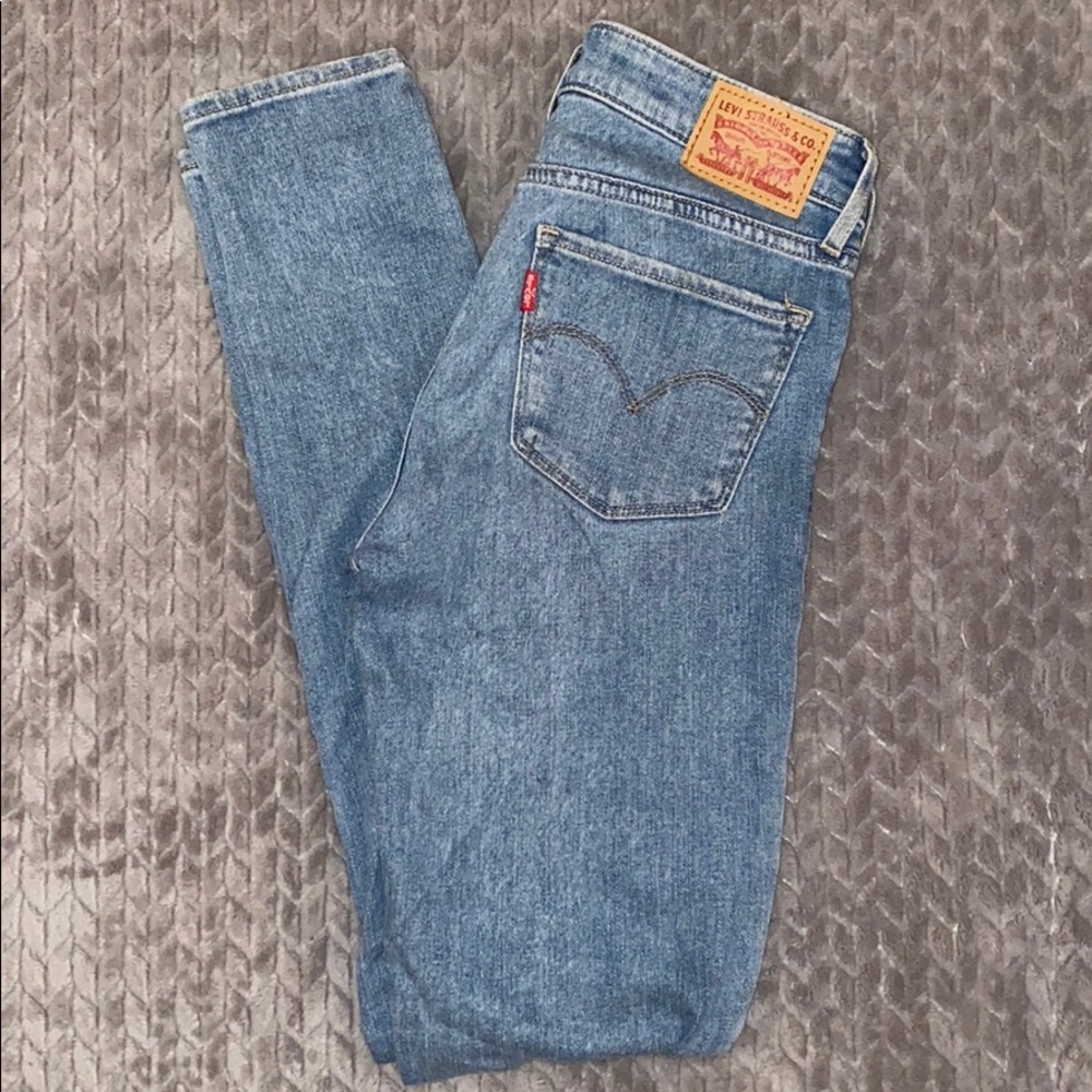 Levi 711 skinny, light jean size 26